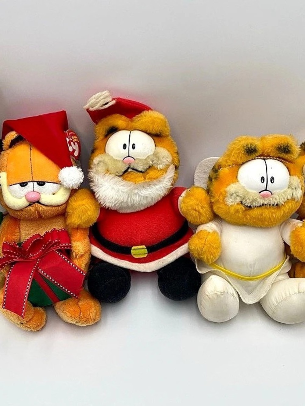Dakin Vintage Garfield and Odie Christmas Plush Set of 5